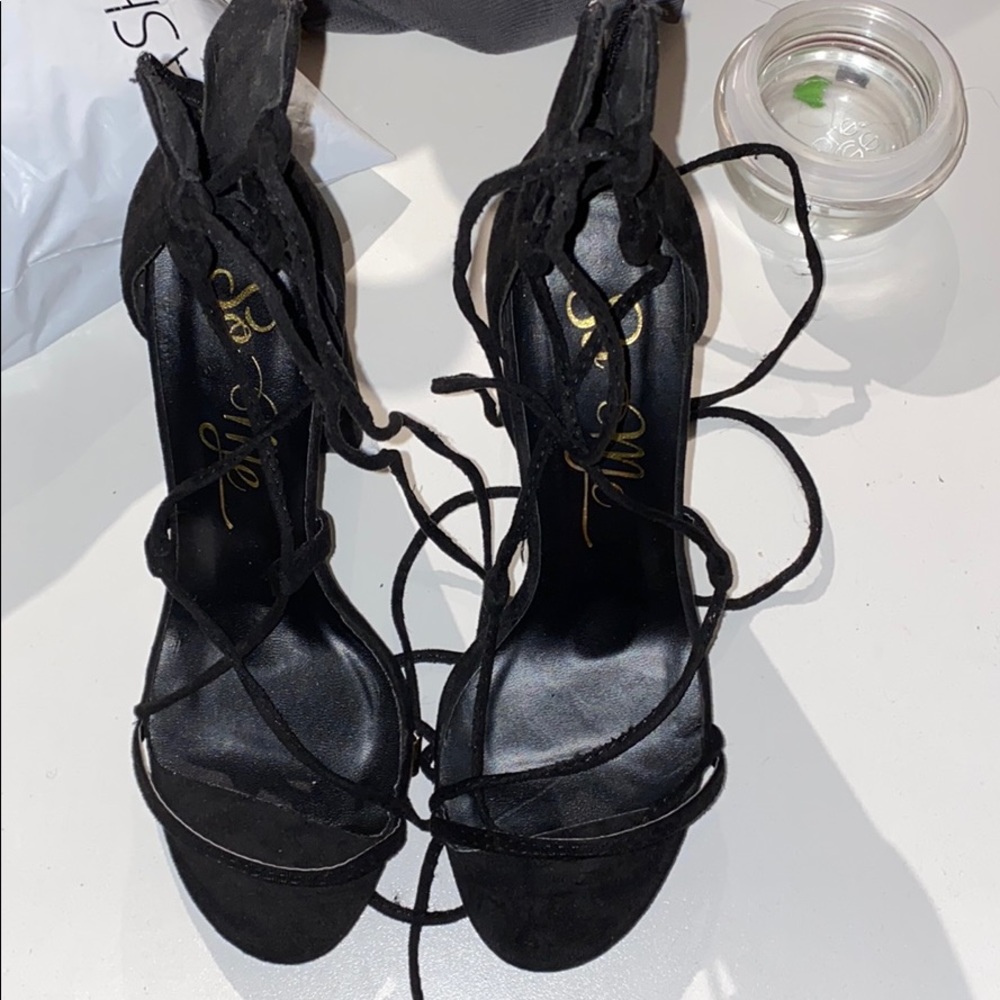 Women black heels